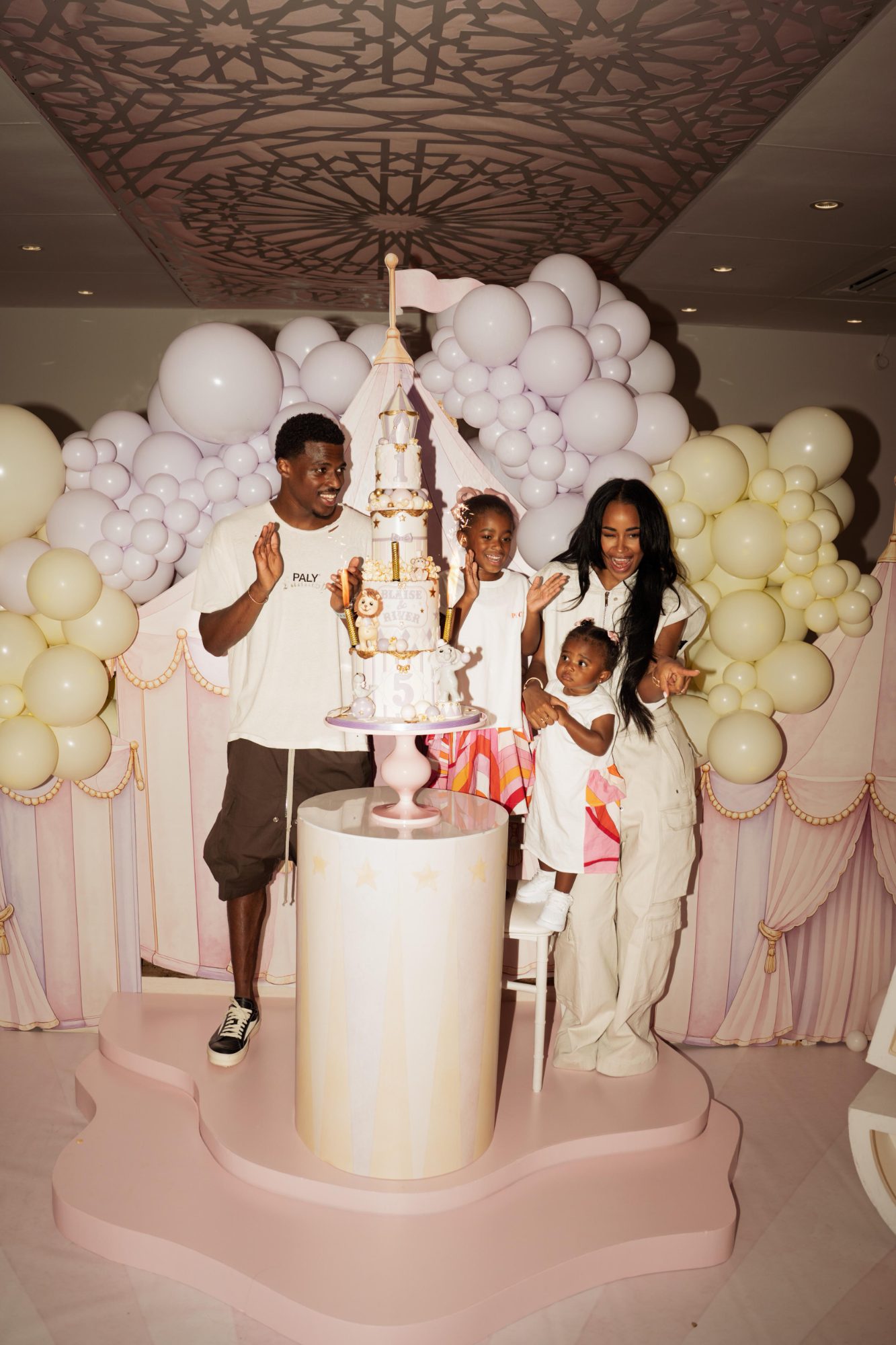 Family celebrating a childrens birthday party, private event photography by TeamWho