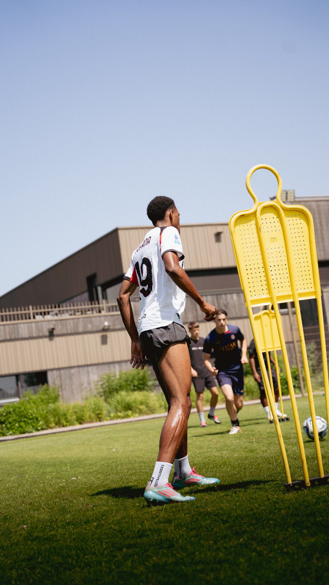 Training ground football photography of a professional player by TeamWho